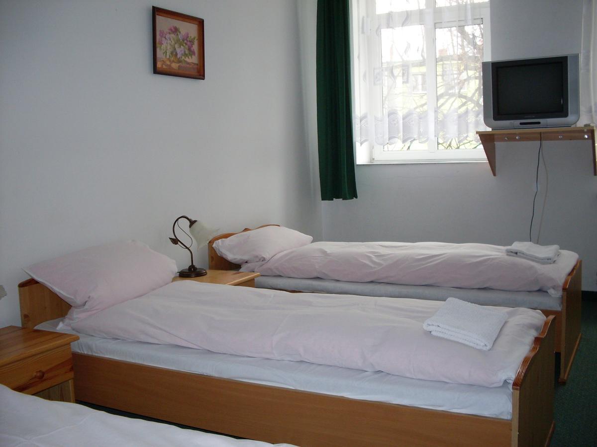 Hotel Krokus Kamienna Gora Exterior photo